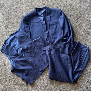 Men’s navy blue 3 piece suit